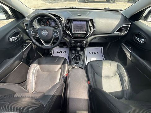 Used 2019 Jeep Cherokee Limited AWD/4WD image 23