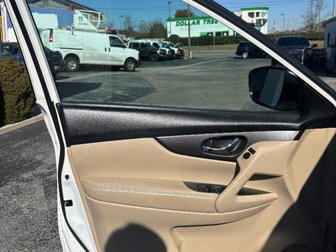 Used 2016 Nissan Rogue S image 15