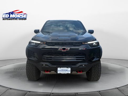 Used 2026 Chevrolet Colorado ZR2 w/ Technology Package AWD/4WD image 8