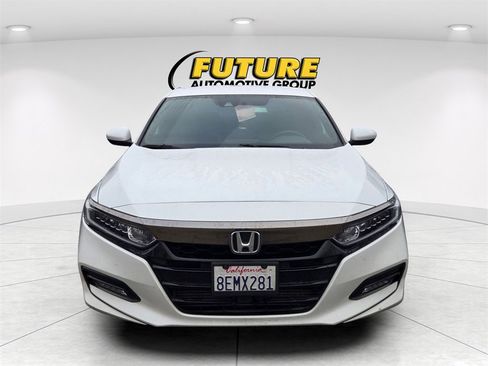 Used 2018 Honda Accord Sport image 2