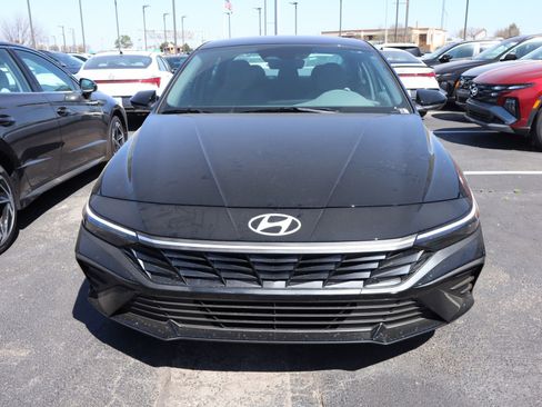 New 2026 Hyundai Elantra Sport image 8