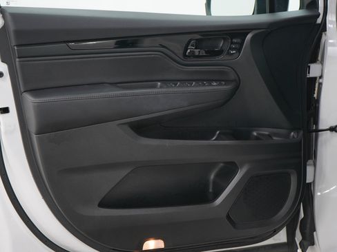 Used 2023 Honda Odyssey Touring image 21