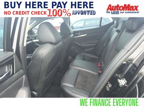 Used 2018 Nissan Maxima SR w/ Midnight Edition image 11