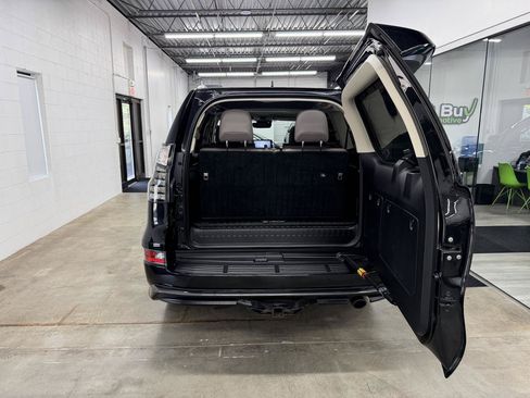 Used 2023 Lexus GX 460 Premium AWD/4WD image 17