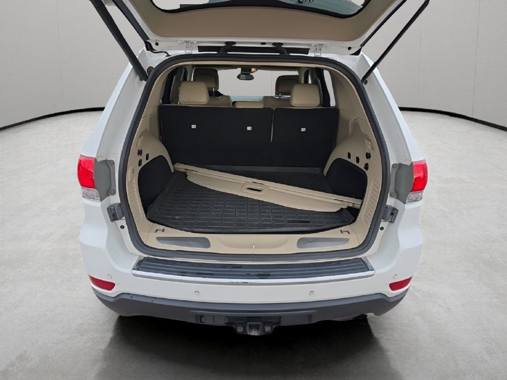 Used 2018 Jeep Grand Cherokee Limited w/ Trailer Tow Group IV AWD/4WD image 15