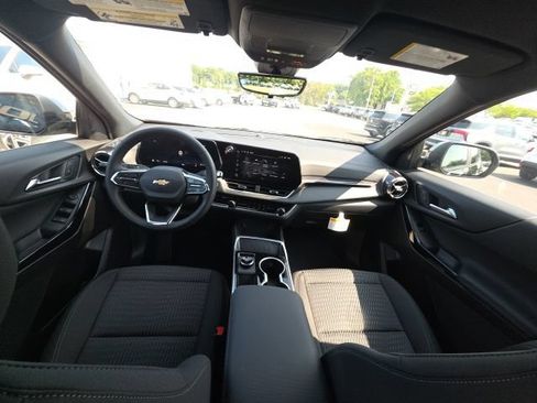 New 2026 Chevrolet Equinox LT w/ Safety and Technology Package AWD/4WD image 17