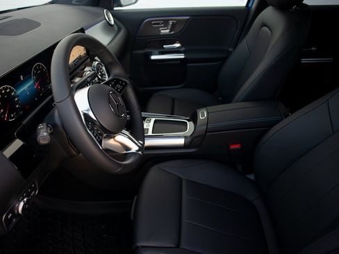 Certified 2025 Mercedes-Benz GLA 250 4MATIC image 22