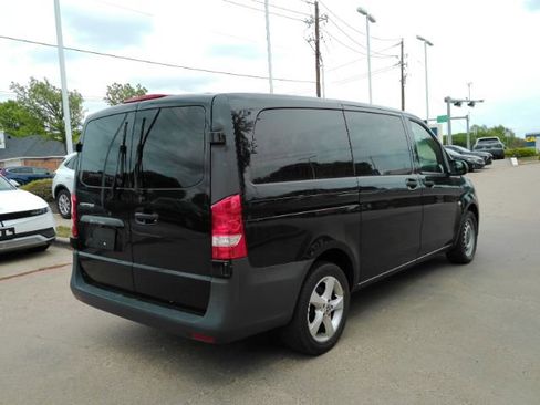 Used 2019 Mercedes-Benz Metris Passenger image 10
