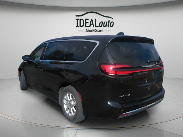 Used 2025 Chrysler Pacifica Select FWD image 4