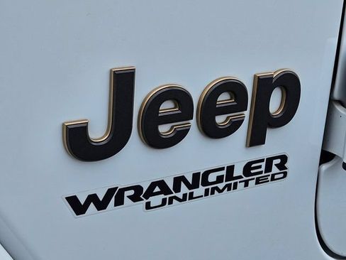 Used 2021 Jeep Wrangler Unlimited Rubicon w/ Trailer Tow Package AWD/4WD image 15