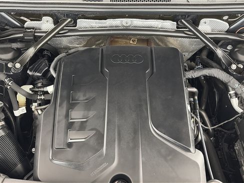 Used 2025 Audi Q5 Premium Plus w/ Premium Plus AWD/4WD image 11