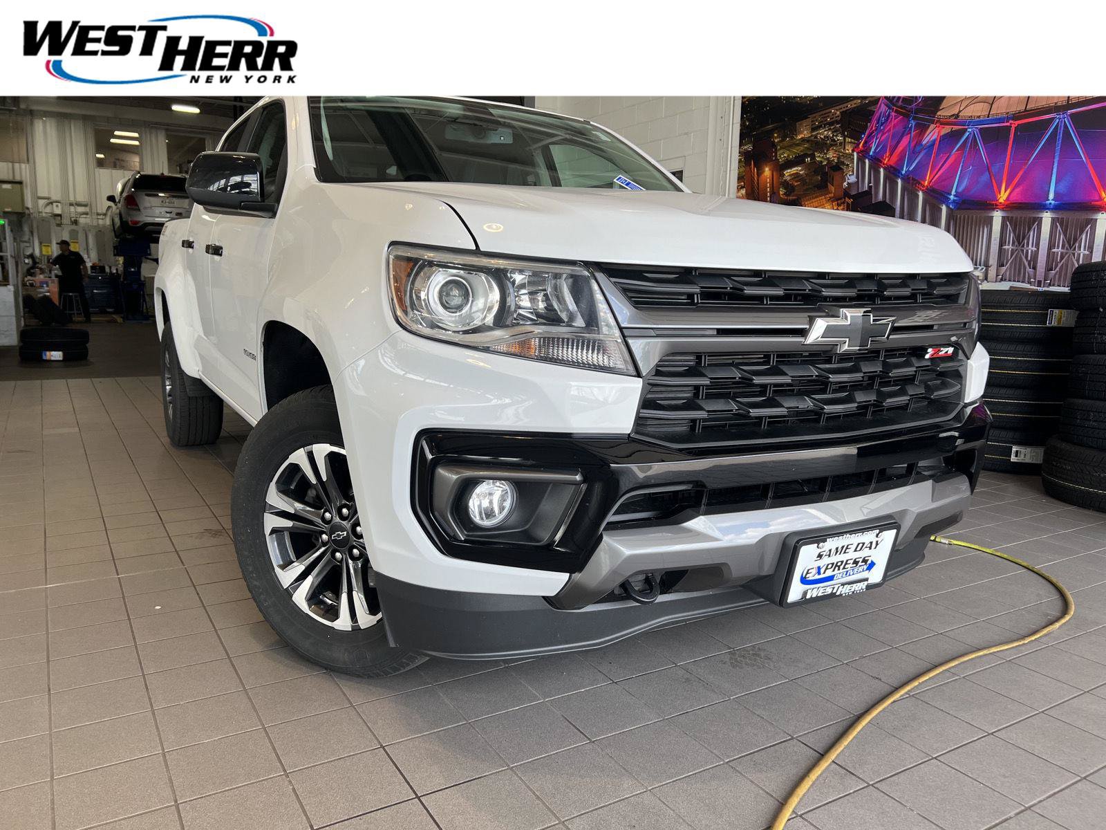 Used 2022 Chevrolet Colorado Z71 AWD/4WD image 1