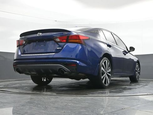 Used 2021 Nissan Altima 2.5 SR w/ SR Premium Package AWD/4WD image 37