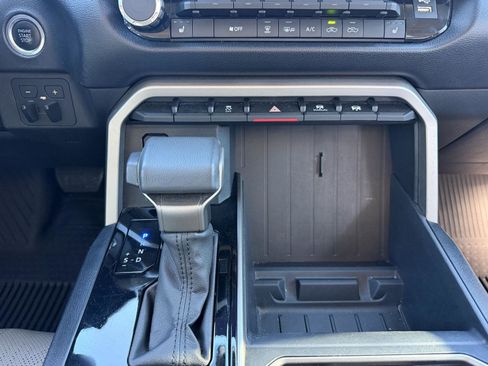 Used 2022 Toyota Tundra SR5 w/ SR5 Premium Package image 33