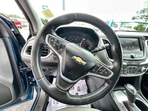 Used 2021 Chevrolet Equinox LT FWD image 11