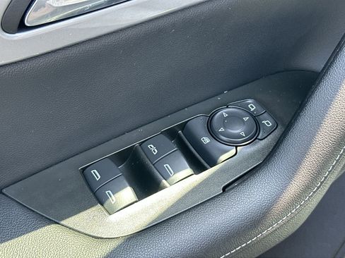 Used 2025 Chevrolet Blazer LT FWD image 15