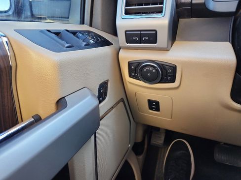 Used 2016 Ford F150 Lariat w/ Equipment Group 502A Luxury image 21