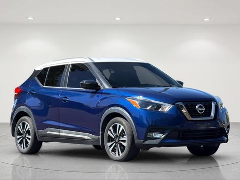 Used 2019 Nissan Kicks SR w/ SR Premium Package FWD image 7