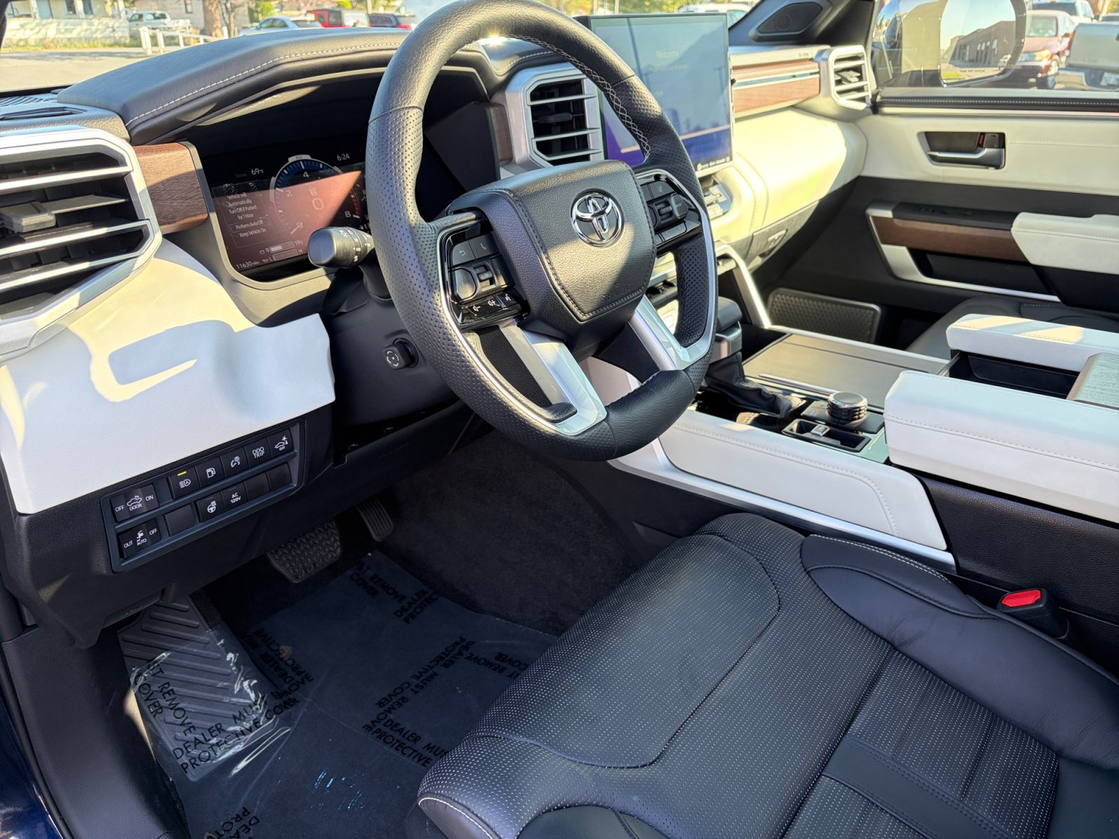 Used 2022 Toyota Tundra Capstone AWD/4WD image 10