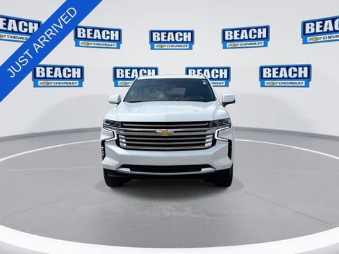 Used 2024 Chevrolet Suburban High Country AWD/4WD image 3