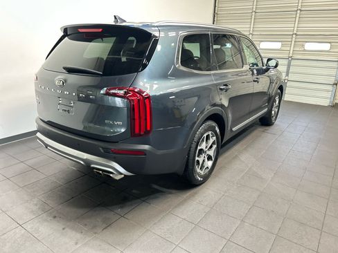 Used 2020 Kia Telluride EX AWD/4WD image 3