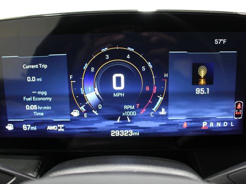 Used 2025 Chevrolet Equinox LT AWD/4WD image 13