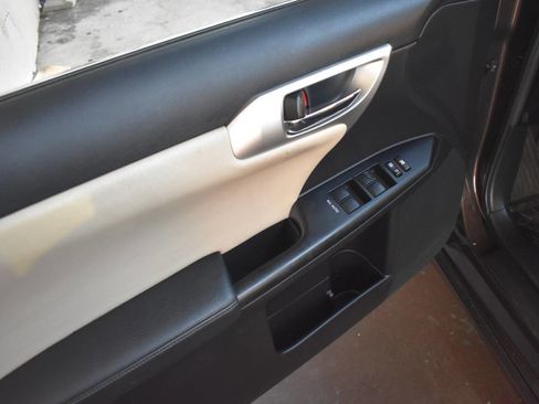 Used 2012 Lexus CT 200h Premium image 42