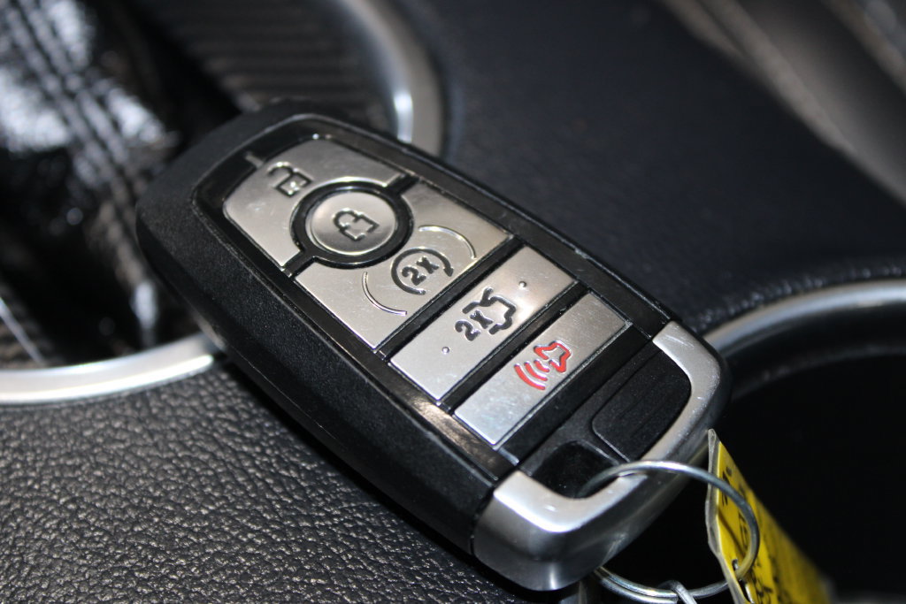 Used 2021 Ford Mustang Premium RWD image 39