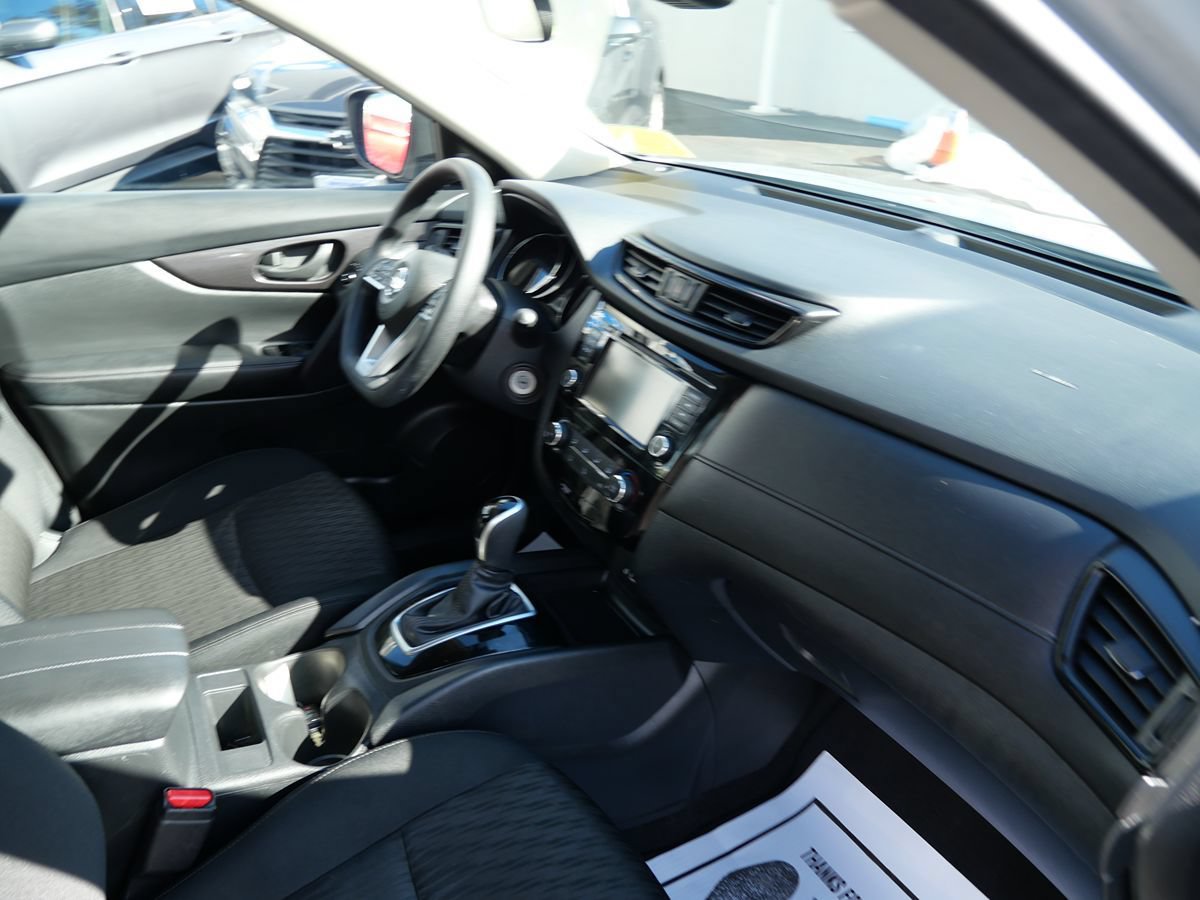 Used 2019 Nissan Rogue S AWD/4WD image 28