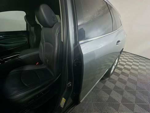 Used 2018 Buick Enclave Essence FWD image 12