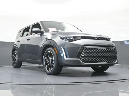 Used 2023 Kia Soul EX image 61