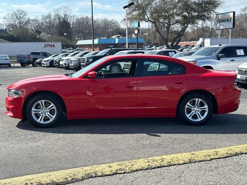 Used 2020 Dodge Charger SXT w/ Leather Interior Group image 4