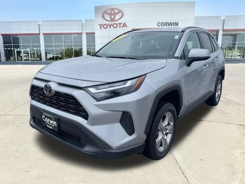 Used 2025 Toyota RAV4 XLE AWD/4WD image 7
