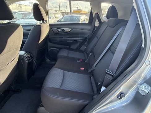 Used 2019 Nissan Rogue SV AWD/4WD image 10