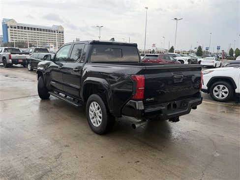 Used 2025 Toyota Tacoma SR5 w/ SR5 Upgrade Package image 7