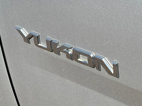 Used 2018 GMC Yukon SLT image 33