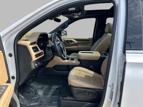 Used 2023 Chevrolet Tahoe Premier AWD/4WD image 12