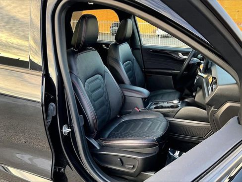 Used 2023 Ford Escape ST-Line Elite w/ Premium Technology Package image 7