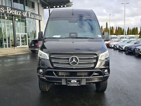 New 2025 Mercedes-Benz Sprinter 2500 image 9