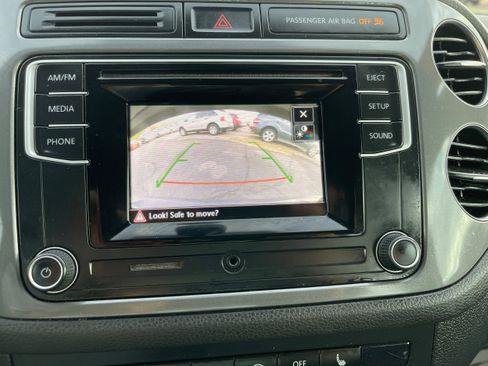 Used 2016 Volkswagen Tiguan S image 21