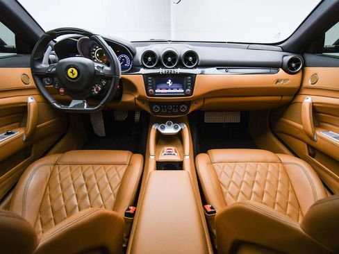 Certified 2016 Ferrari FF image 14