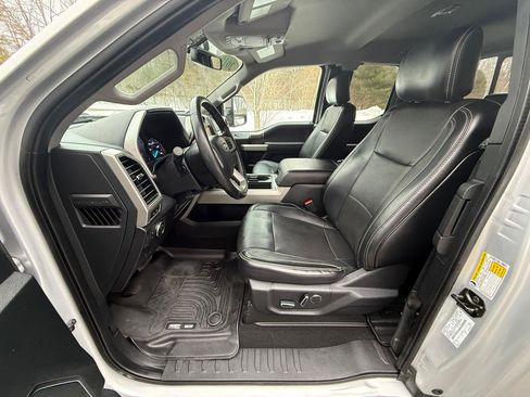 Used 2019 Ford F250 Lariat w/ Chrome Package image 13