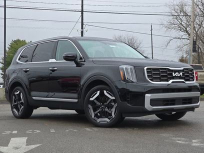 Used 2023 Kia Telluride S w/ S Sunroof Package