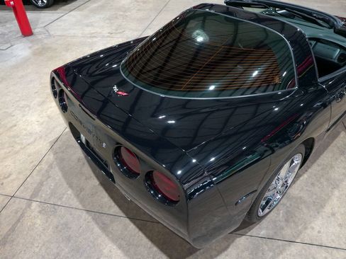 Used 1998 Chevrolet Corvette Coupe w/ Memory Pkg RWD image 22