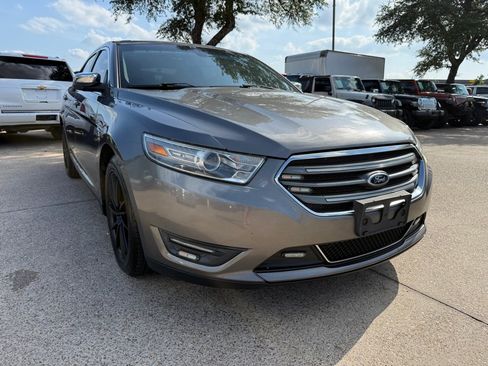 Used 2013 Ford Taurus Limited FWD image 1