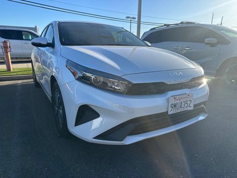 Certified 2024 Kia Forte LXS w/ LXS Technology Package FWD image 3