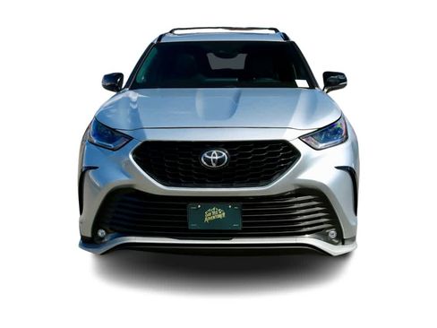 Used 2021 Toyota Highlander XSE image 3