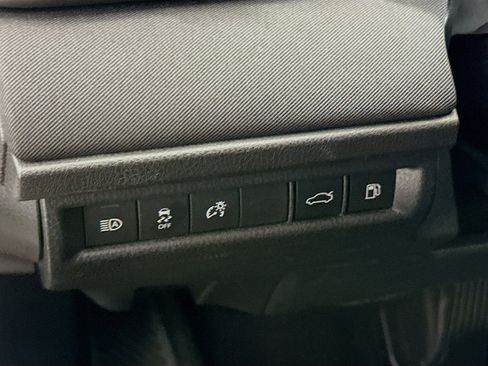 Used 2025 Toyota Camry LE image 17