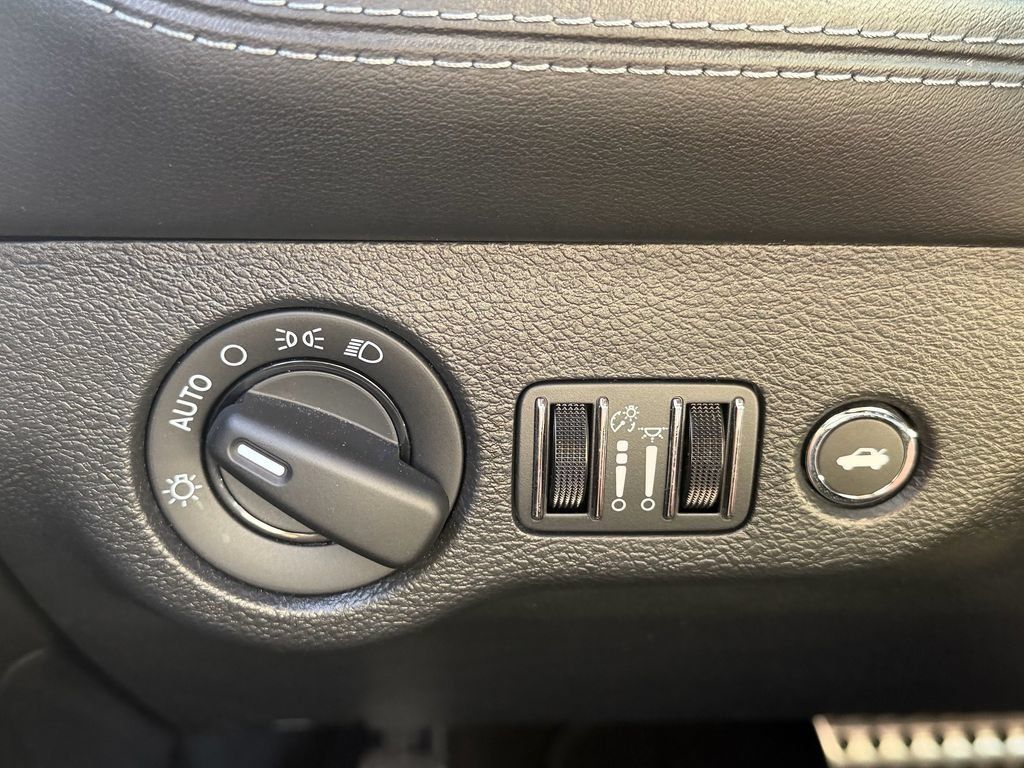 Used 2022 Dodge Challenger R/T Scat Pack RWD image 29