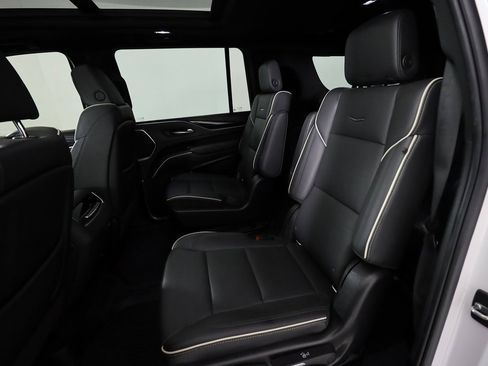 Used 2022 Cadillac Escalade ESV Sport image 16